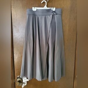 Halara gray midi skort with pockets, size large